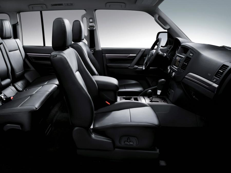  Mitsubishi Pajero 5-Door 2011 года  (фото 10 из 19)